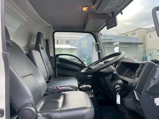 いすゞ エルフ 2RG-NPR88AN(2WD)の写真40