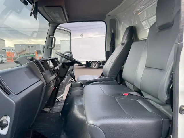 いすゞ エルフ 2RG-NPR88AN(2WD)の写真41