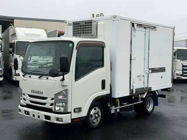 いすゞ エルフ TPG-NLR85AN(2WD)の写真1