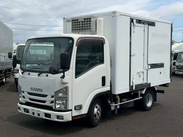 いすゞ エルフ TPG-NLR85AN(2WD)の写真1