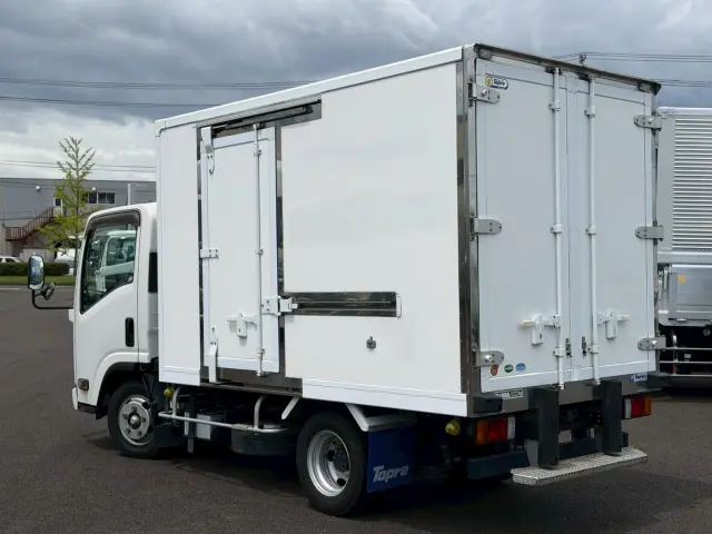 いすゞ エルフ TPG-NLR85AN(2WD)の写真6