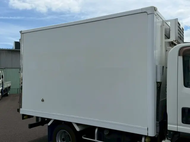 いすゞ エルフ TPG-NLR85AN(2WD)の写真9