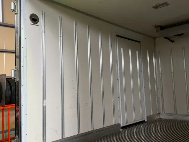 いすゞ エルフ TPG-NLR85AN(2WD)の写真10