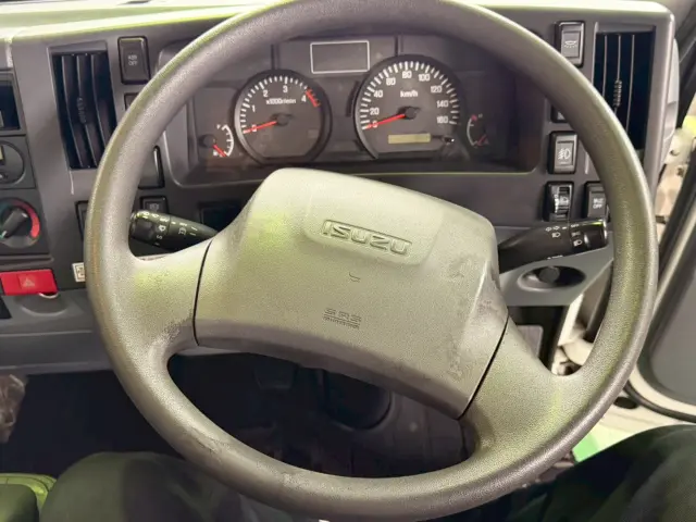 いすゞ エルフ TPG-NLR85AN(2WD)の写真43