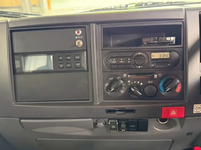 いすゞ エルフ TPG-NLR85AN(2WD)の写真45