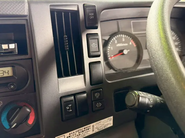 いすゞ エルフ TPG-NLR85AN(2WD)の写真46