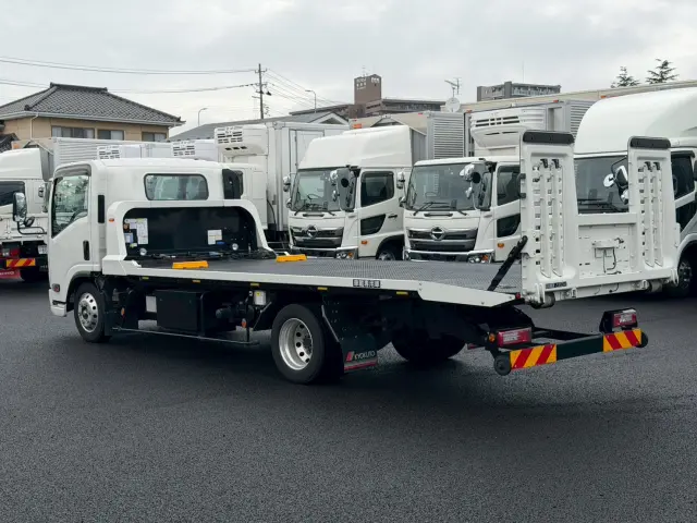 いすゞ エルフ 2RG-NPR88AN(2WD)の写真6