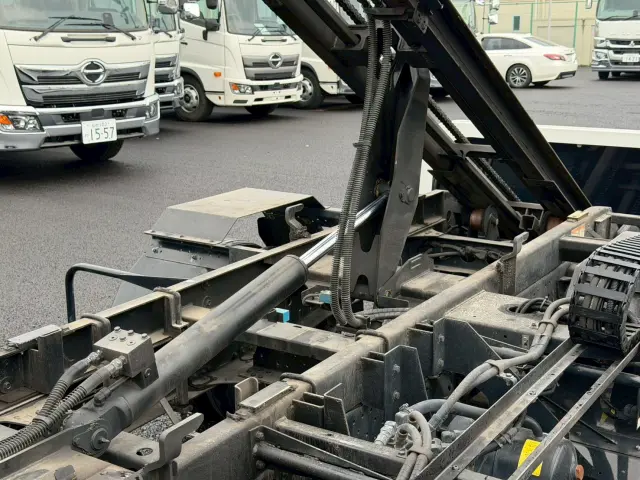 いすゞ エルフ 2RG-NPR88AN(2WD)の写真24
