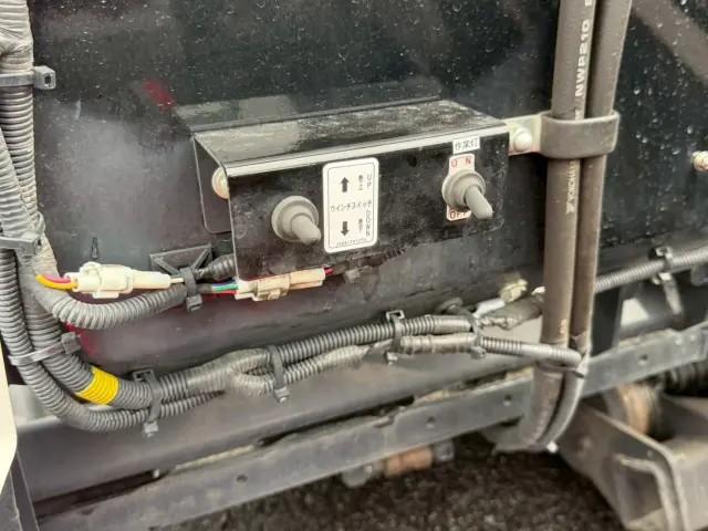 いすゞ エルフ 2RG-NPR88AN(2WD)の写真33