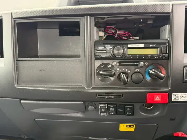 いすゞ エルフ 2RG-NPR88AN(2WD)の写真44