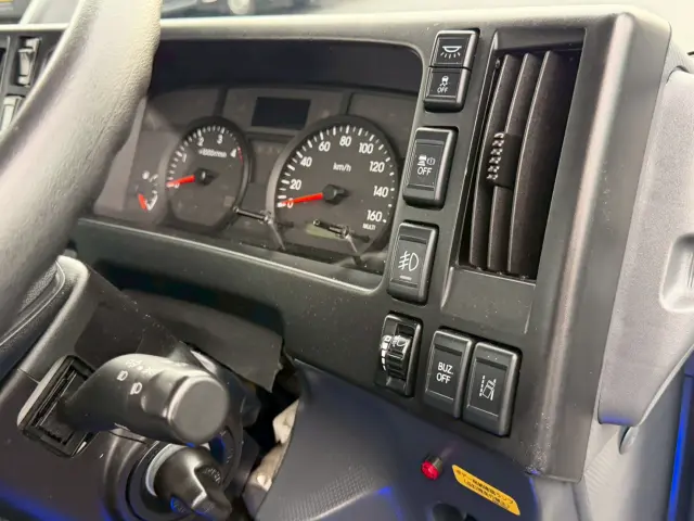 いすゞ エルフ 2RG-NPR88AN(2WD)の写真45