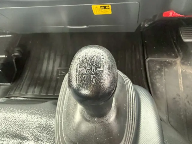 いすゞ エルフ 2RG-NPR88AN(2WD)の写真47