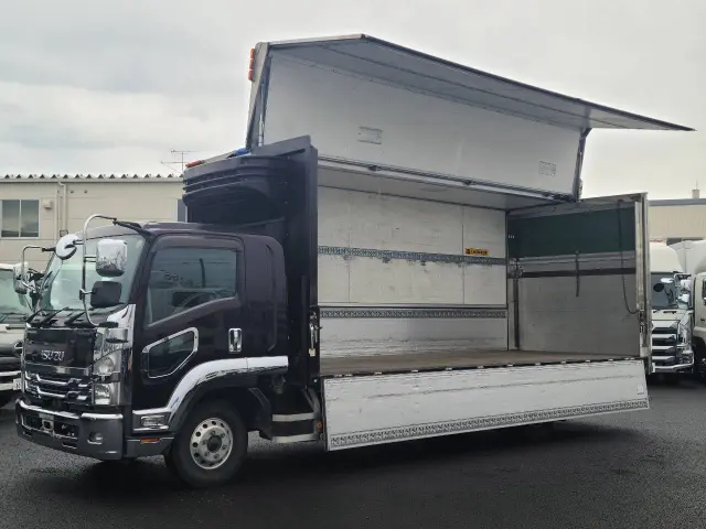 いすゞ フォワード 2RG-FRR90T2(2WD)の写真1