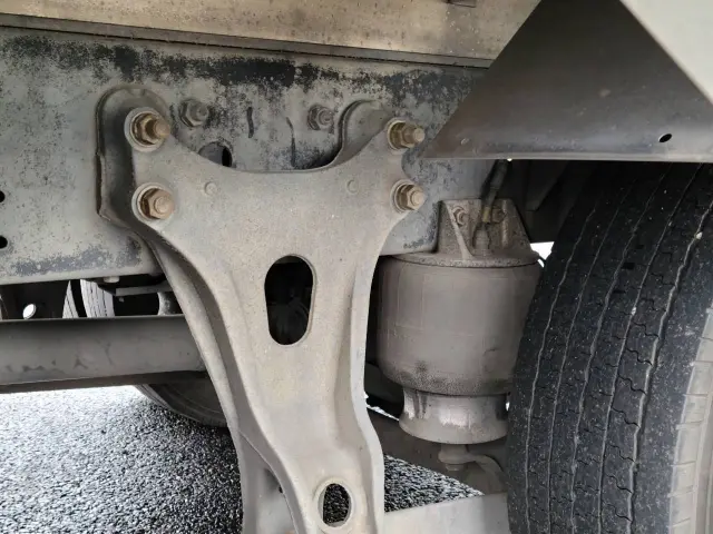 いすゞ フォワード 2RG-FRR90T2(2WD)の写真35
