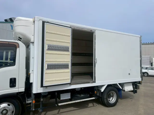 いすゞ エルフ TKG-NMR85AN(2WD)の写真9