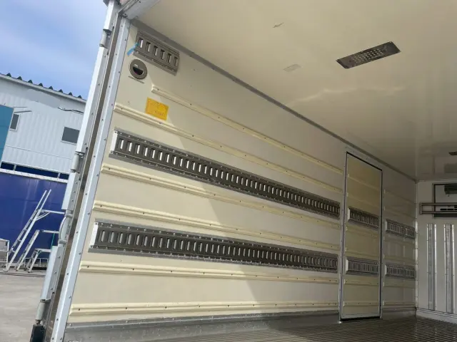 いすゞ エルフ TKG-NMR85AN(2WD)の写真11