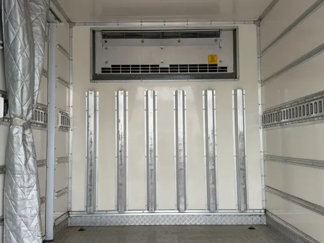 いすゞ エルフ TKG-NMR85AN(2WD)の写真14