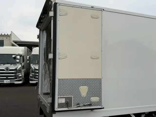 いすゞ エルフ TKG-NMR85AN(2WD)の写真16