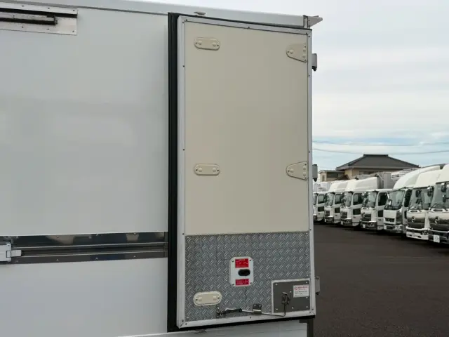 いすゞ エルフ TKG-NMR85AN(2WD)の写真17