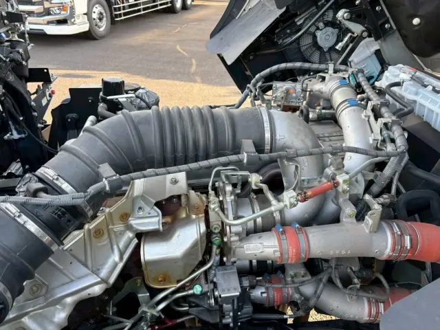 日野 プロフィア 2DG-FW1AHC(8x4)の写真28