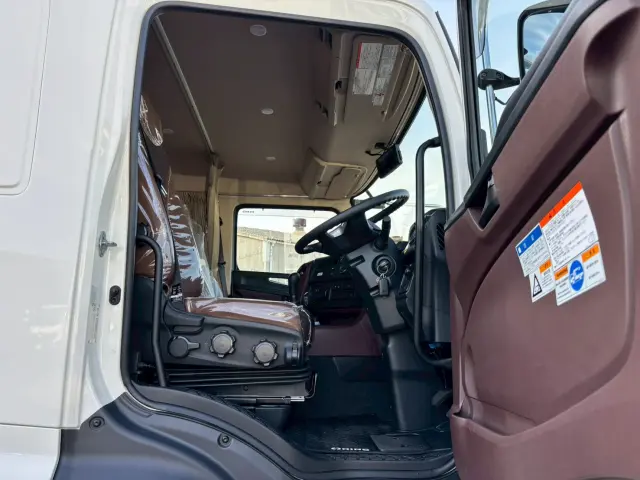 日野 プロフィア 2DG-FW1AHC(8x4)の写真40