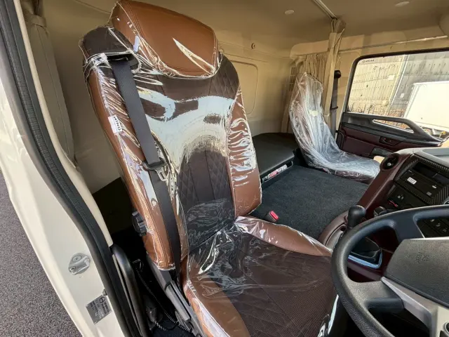 日野 プロフィア 2DG-FW1AHC(8x4)の写真41