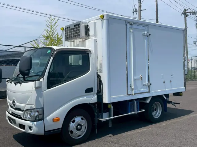 日野 デュトロ 2RG-XZC605M(2WD)の写真1