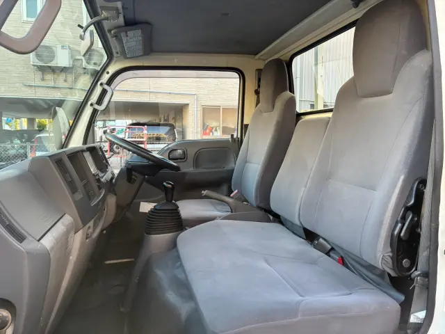 いすゞ エルフ TKG-NJR85A(2WD)の写真31