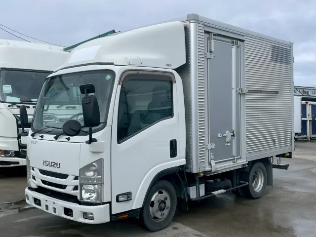 いすゞ エルフ TRG-NLR85AN(2WD)の写真1