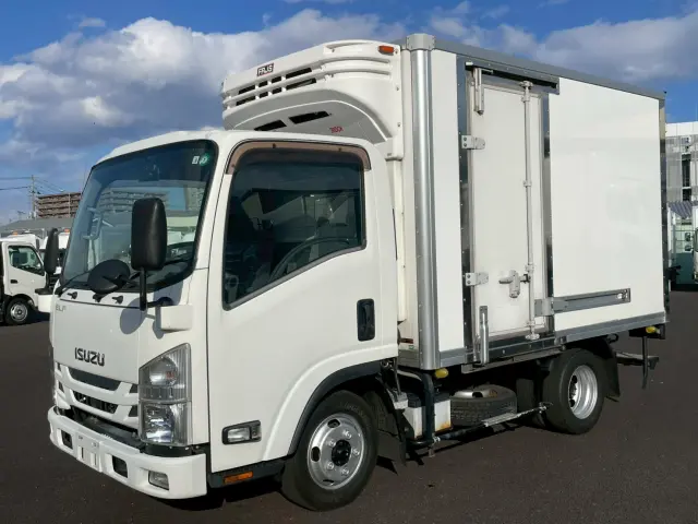 いすゞ エルフ TRG-NLR85AN(2WD)の写真1