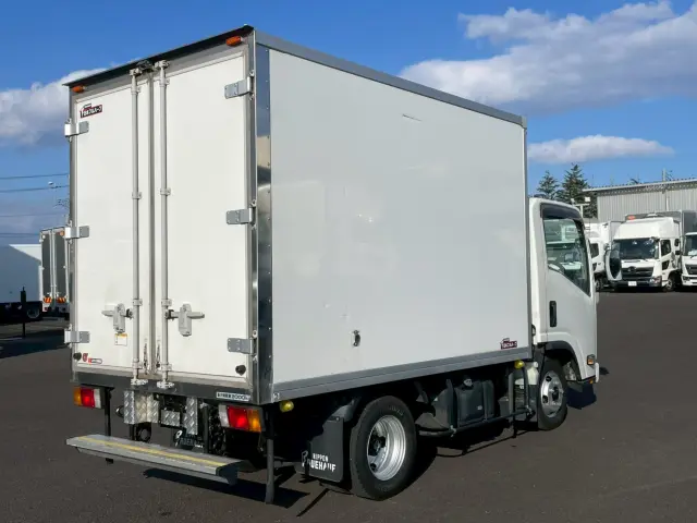 いすゞ エルフ TRG-NLR85AN(2WD)の写真4