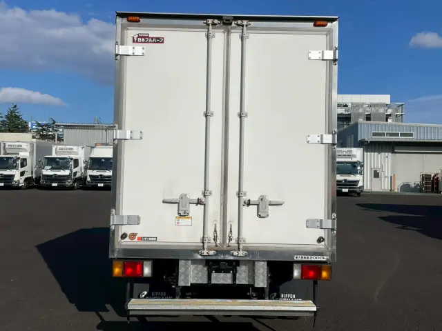 いすゞ エルフ TRG-NLR85AN(2WD)の写真5