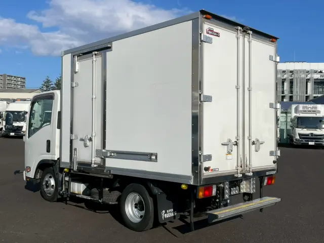 いすゞ エルフ TRG-NLR85AN(2WD)の写真6