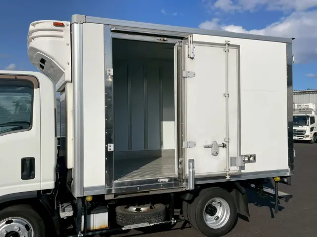 いすゞ エルフ TRG-NLR85AN(2WD)の写真8