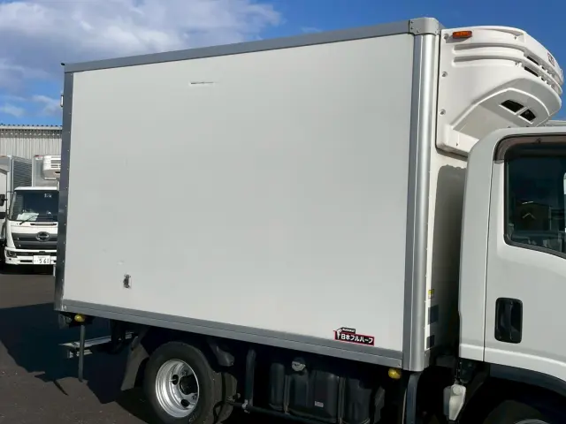 いすゞ エルフ TRG-NLR85AN(2WD)の写真9