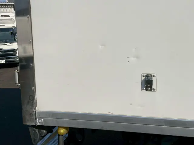 いすゞ エルフ TRG-NLR85AN(2WD)の写真17