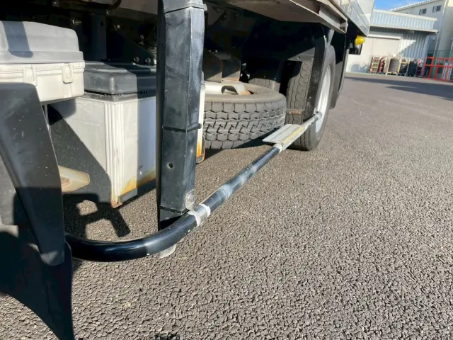 いすゞ エルフ TRG-NLR85AN(2WD)の写真22