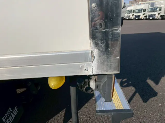 いすゞ エルフ TRG-NLR85AN(2WD)の写真24