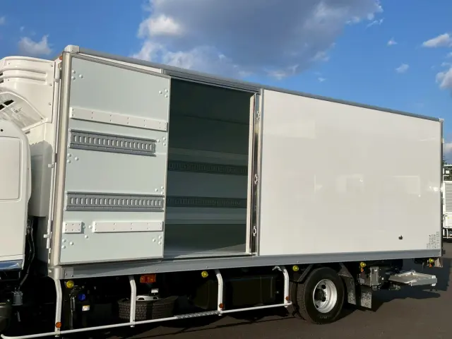 日野 レンジャー 2KG-FD2ABG(2WD)の写真9