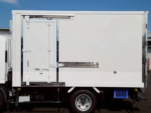 いすゞ エルフ TPG-NMR85AN(2WD)の写真7