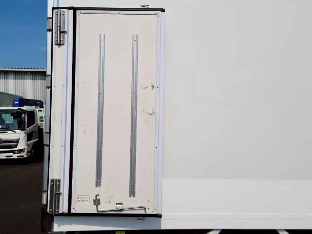 いすゞ エルフ TPG-NMR85AN(2WD)の写真19