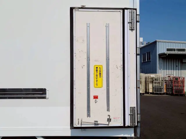 いすゞ エルフ TPG-NMR85AN(2WD)の写真20