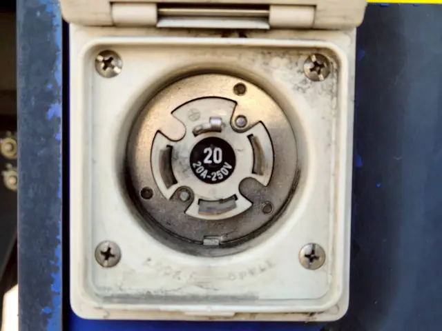 いすゞ エルフ TPG-NMR85AN(2WD)の写真28