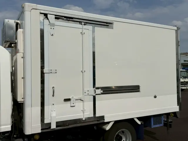 いすゞ エルフ TPG-NMR85AN(2WD)の写真7