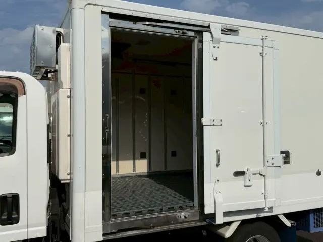 いすゞ エルフ TPG-NMR85AN(2WD)の写真8