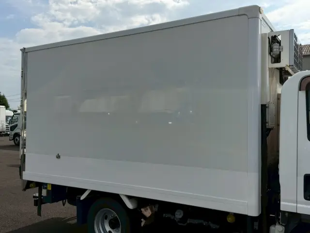 いすゞ エルフ TPG-NMR85AN(2WD)の写真9