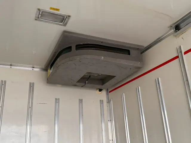 いすゞ エルフ TPG-NMR85AN(2WD)の写真13
