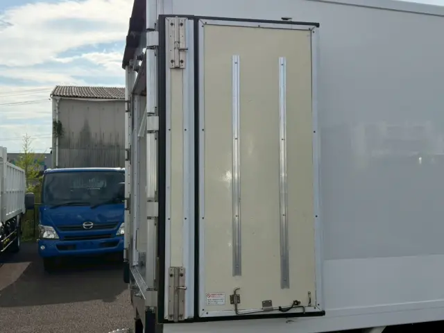 いすゞ エルフ TPG-NMR85AN(2WD)の写真20