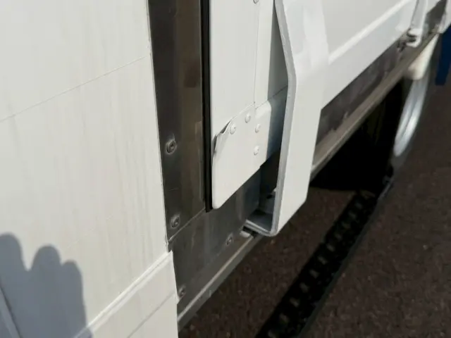 いすゞ エルフ TPG-NMR85AN(2WD)の写真30