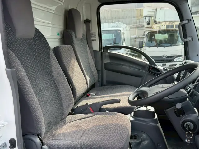 いすゞ エルフ TPG-NMR85AN(2WD)の写真45